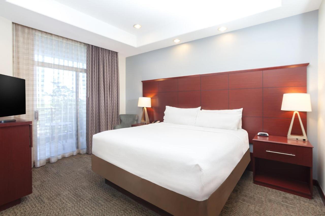 One-Bedroom King Suite,1307218471:JPEG