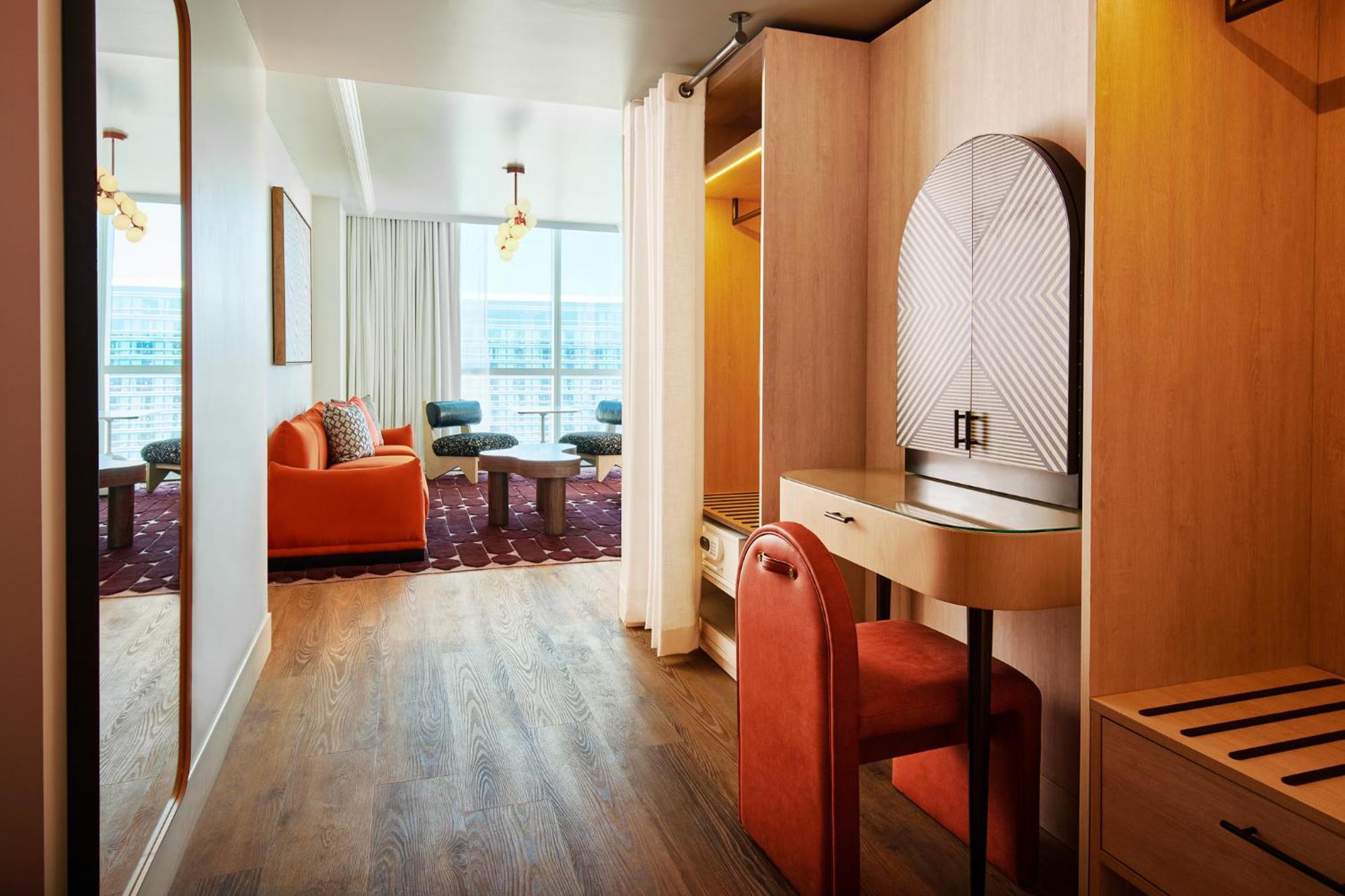Ruby King Chamber Suite,1662393616:JPEG