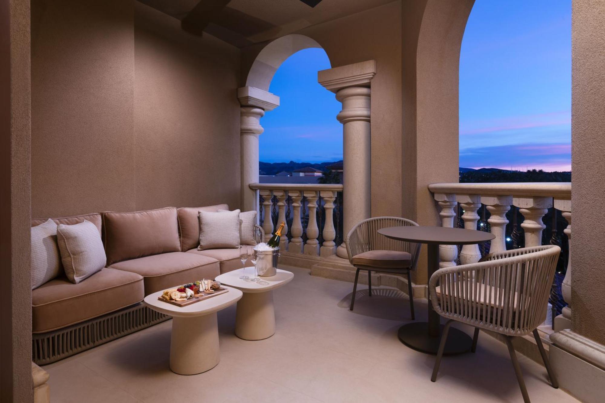 Resort King with Patio - Newly Remodeled