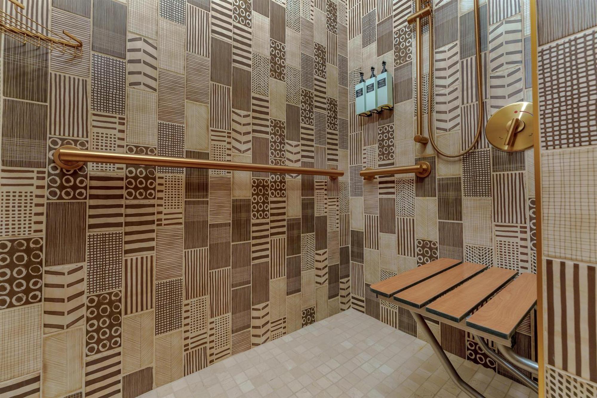 Remodeled 2 Queens Suite Accessible Roll Shower